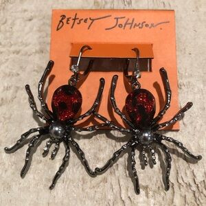 🕷️🎃👻 NWT Betsey Johnson Drop Spider Earrings / Halloween / Costume